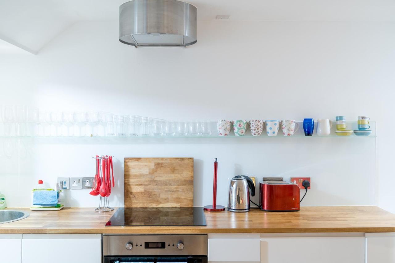 Stylish Flat With Private Yard In Shepherd Bush London Exterior foto